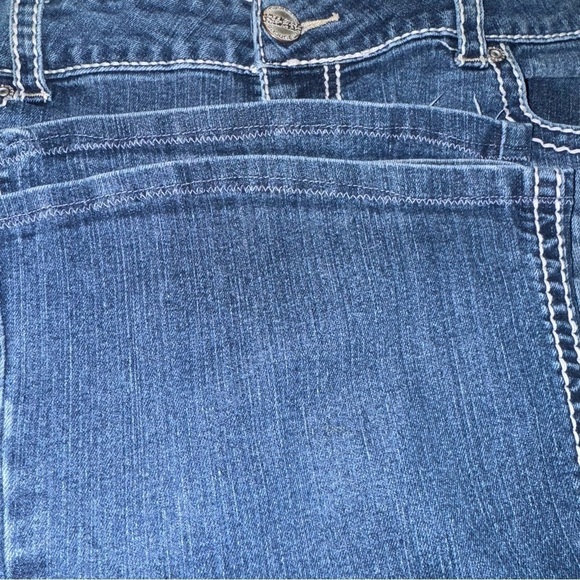 Maurice’s Women’s 9/10 Regular Blue Bootcut Low Rise Faded Denim Embroidery - Picture 5 of 6